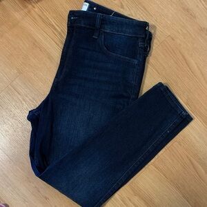 Hollister Women’s Dark Blue Jeans (look at photos for sizing)